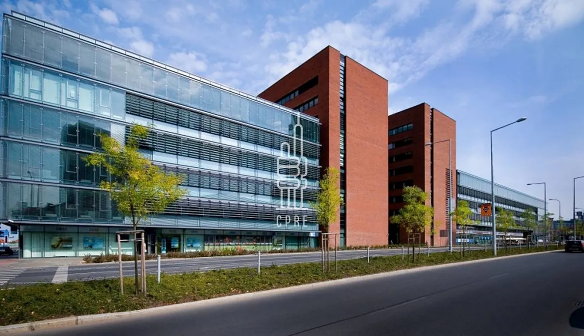 Pronájem kanceláře 568 m²